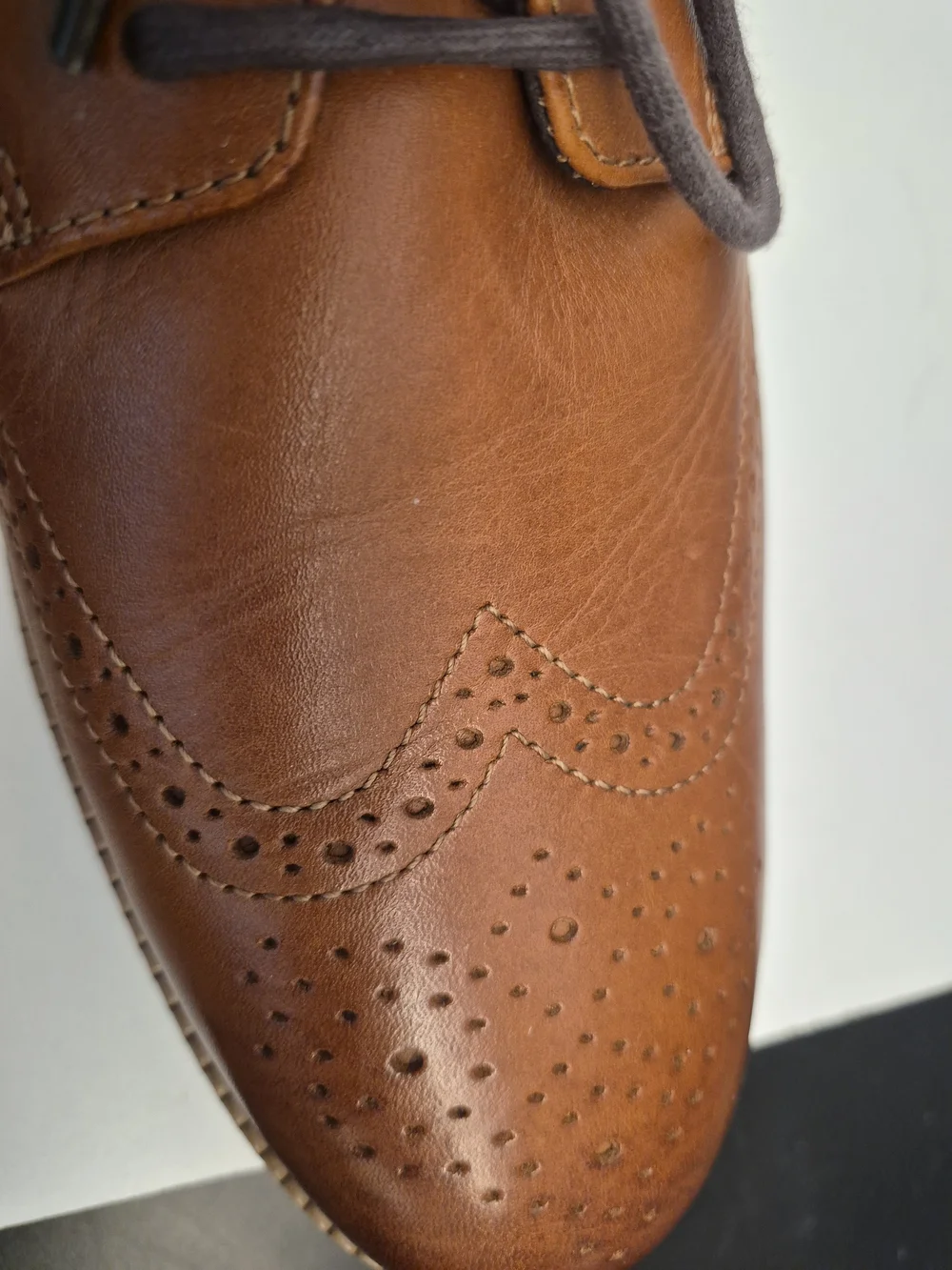 Cole Haan British Tan Classic Brogue Perforations Short Wingtip Oxfords Size 11.